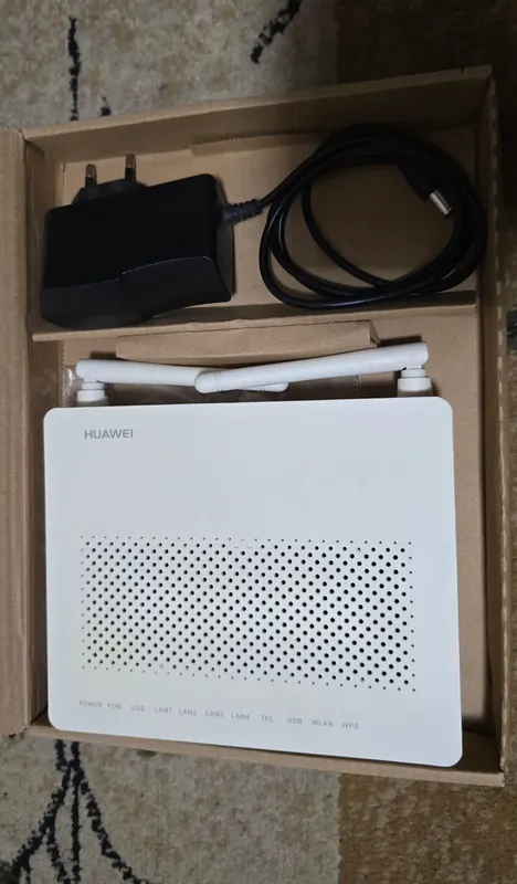 Продаю два разный Wi-Fi Роутер Продаю два разный Wi-Fi Роутер