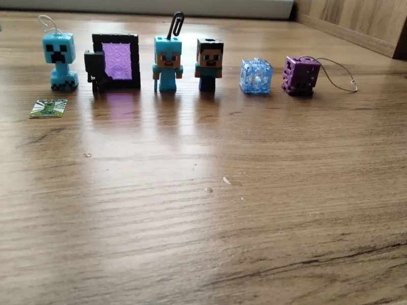 Обмен или продажа фигурок minecraft kinder JOY — фото 1
