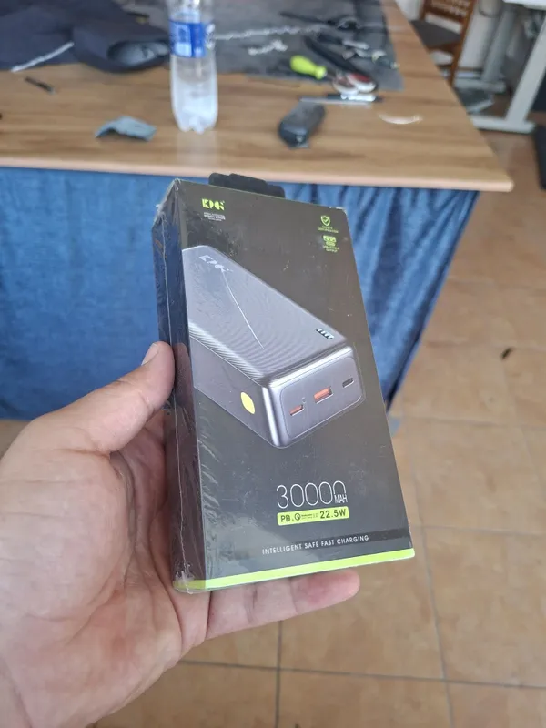 Power bank sotiladi srochno 1