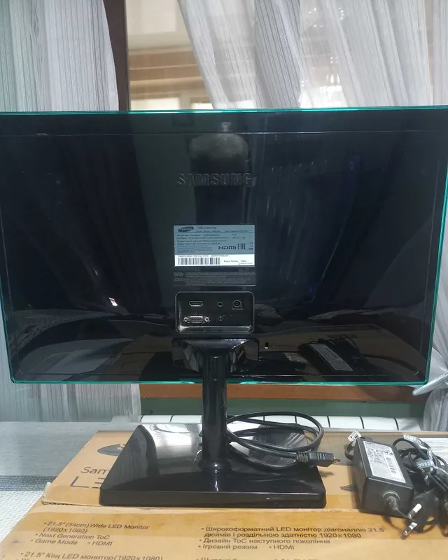 Samsung 22" monitori (Full HD, HDMI), ideal holatda, to‘liq komplekt. 3