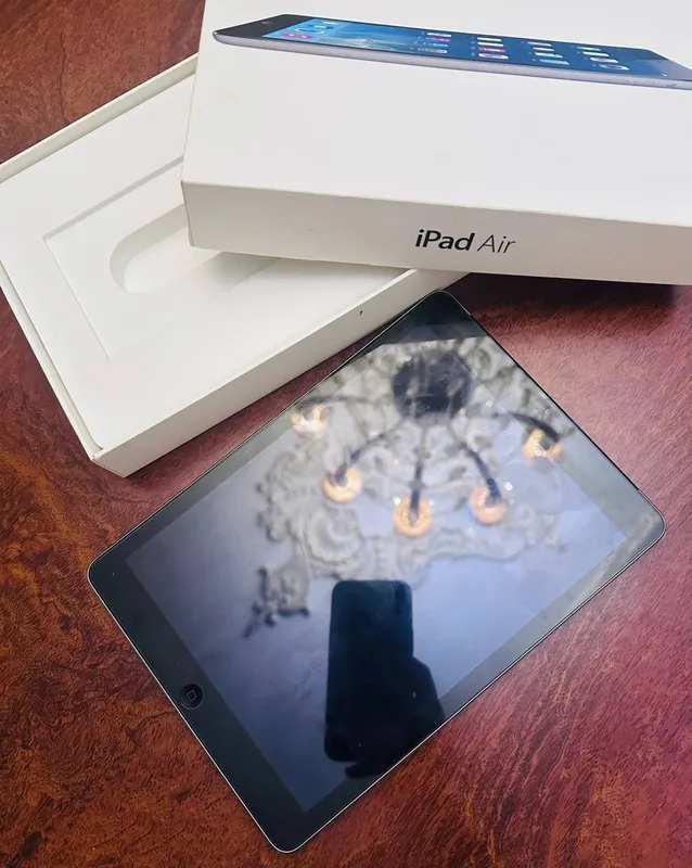 Apple iPad Air planshet,Model MF009LL/A,64 GB 2 Apple iPad Air planshet,Model MF009LL/A,64 GB 2
