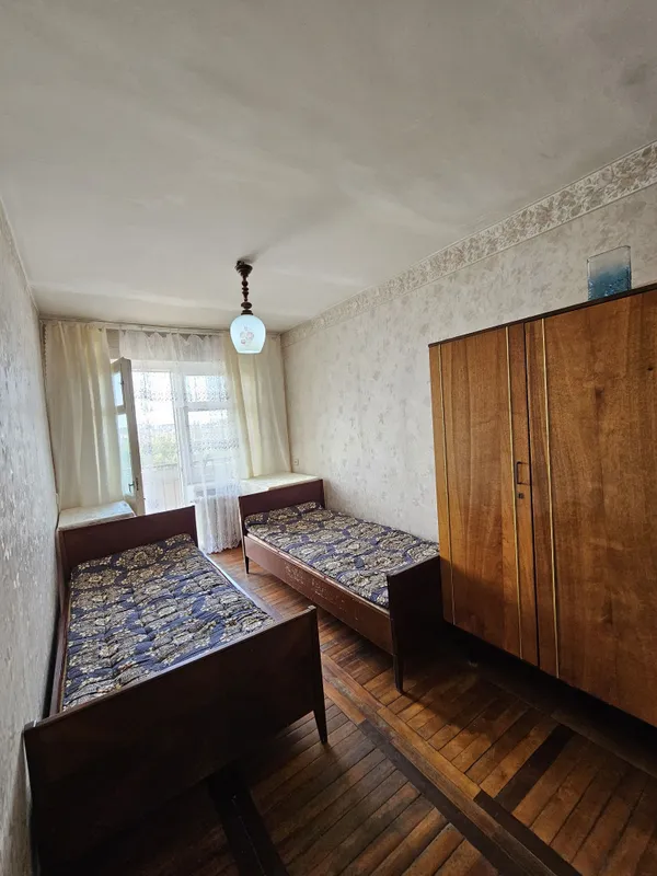 Сдаётся квартира 4/5/5 80м бий Буюк ипак йюли метро 4