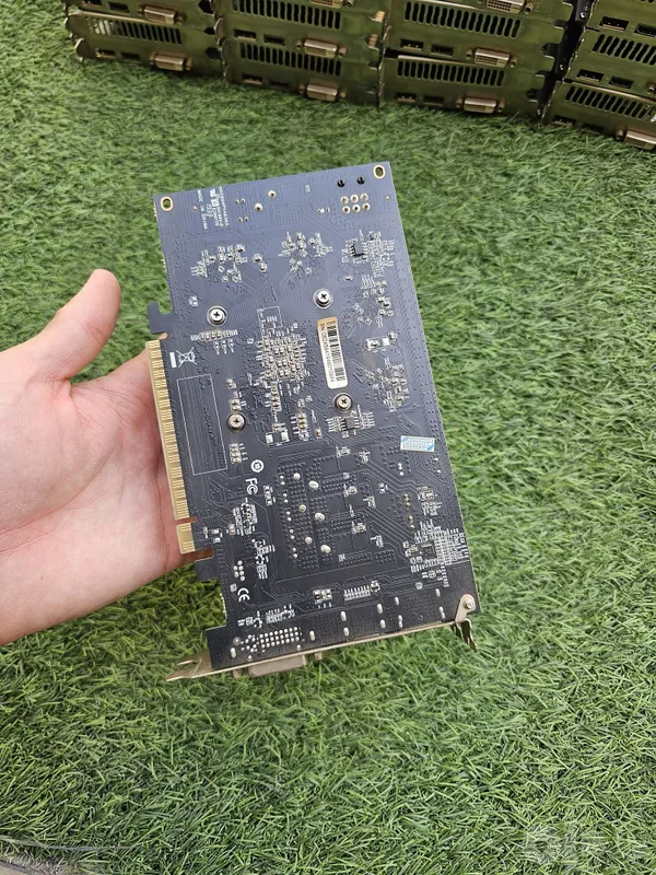 Срочно продаётся 1050 Ti 4 Срочно продаётся 1050 Ti 4