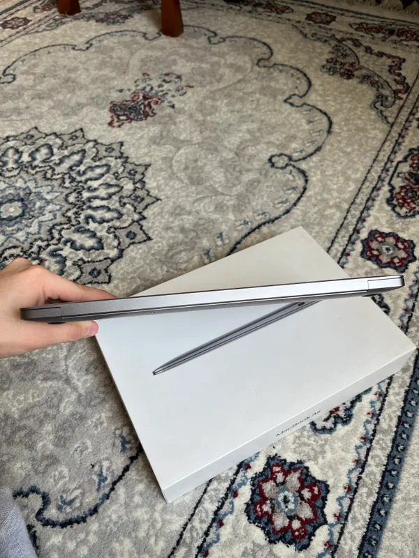 MacBook Air 2020 8/256 7 MacBook Air 2020 8/256 7