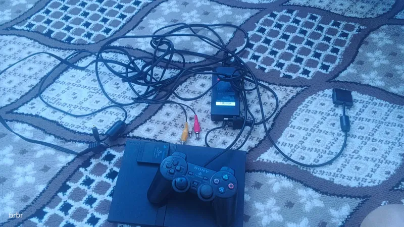 Playstation 2 sotiladi srochna