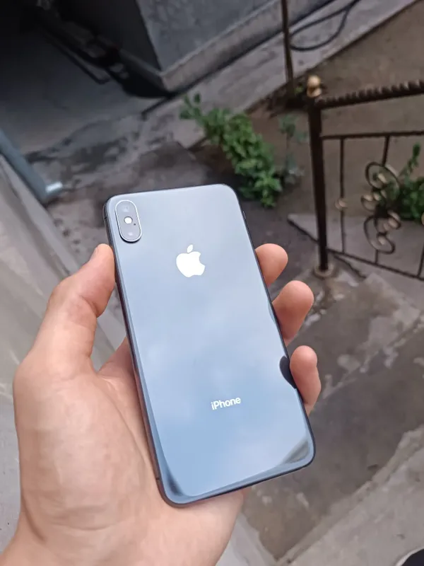 iPhone Xs Max 64Gb 100% batare 2 iPhone Xs Max 64Gb 100% batare 2