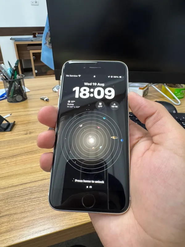 iPhone SE3 1 iPhone SE3 1