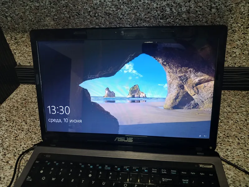 Ноутбук асус. Intel core i3. 8gb ram.