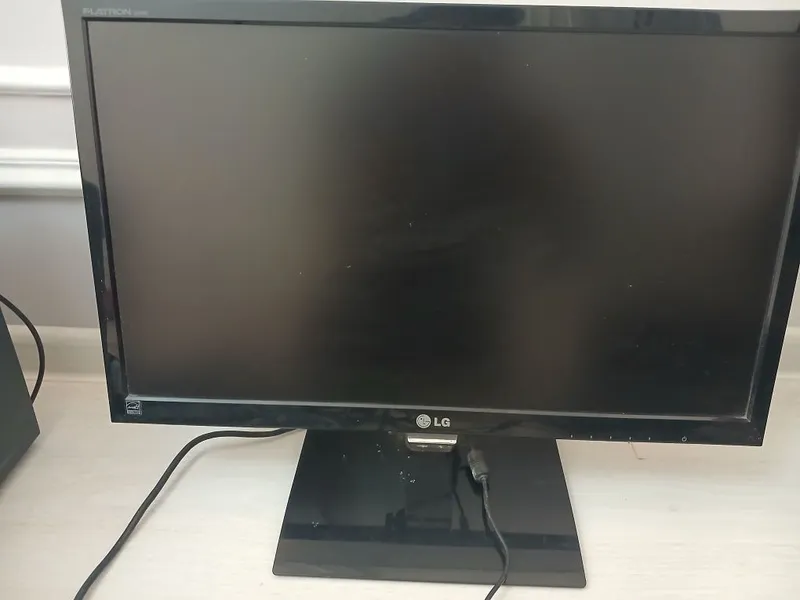 LG kompyuter monitori 1 LG kompyuter monitori 1
