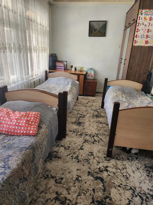 2 шт детский кровать и письменный стол 1