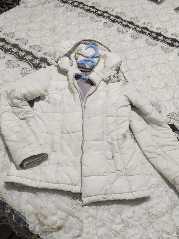 Ayollar kurtkasi 1 Ayollar kurtkasi 1