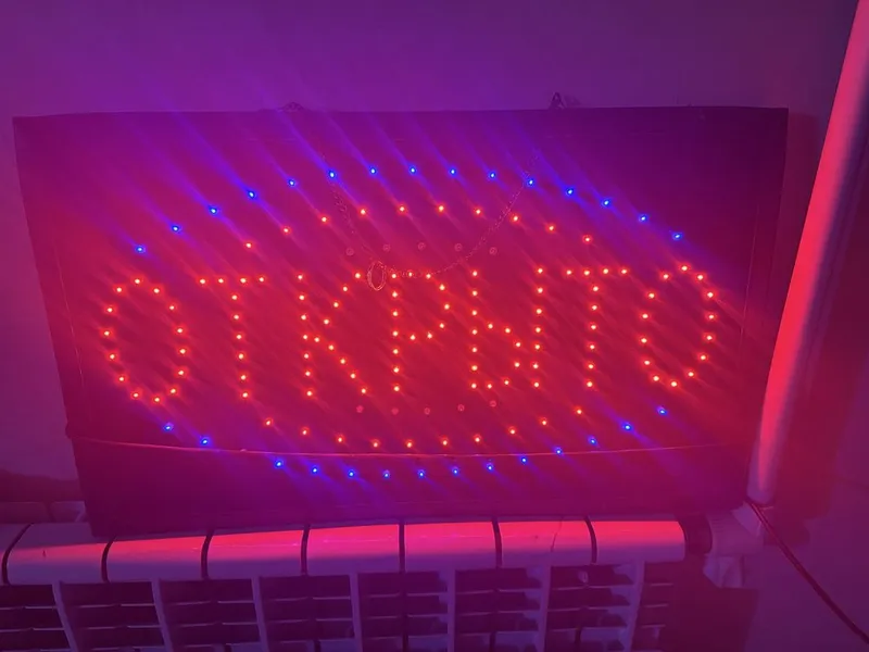 LED “ОТКРЫТО” табло сотилади (ишлатилган
