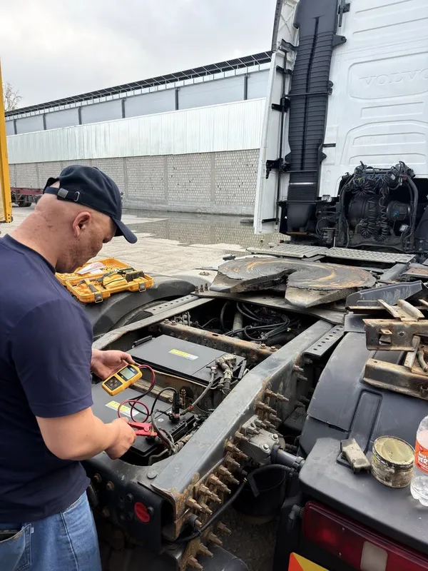 Акумулятор фура ман волво Akumlyator fura man shacman volvo scania 240