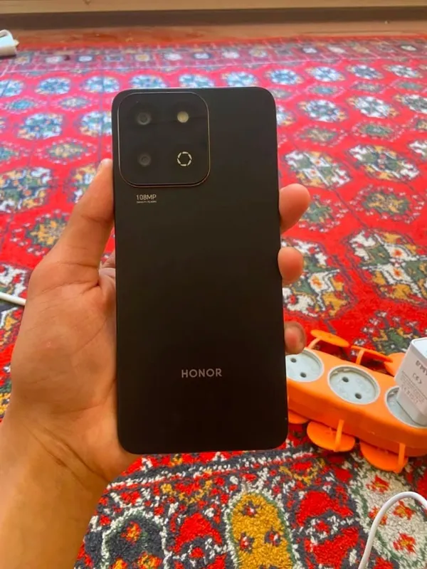 Honor X7c Black. Есть дефект: на стекле есть трещина 1 Honor X7c Black. Есть дефект: на стекле есть трещина 1