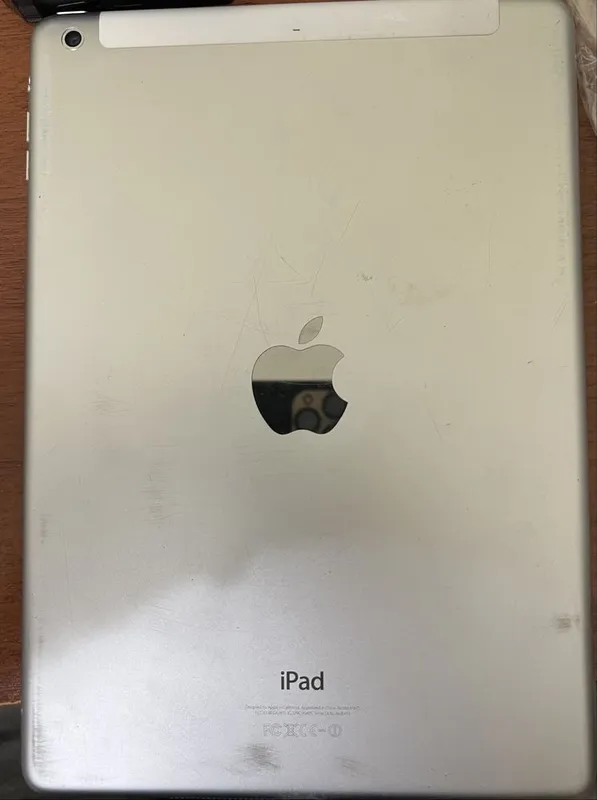 Продается iPad air первого поколения 1 Продается iPad air первого поколения 1