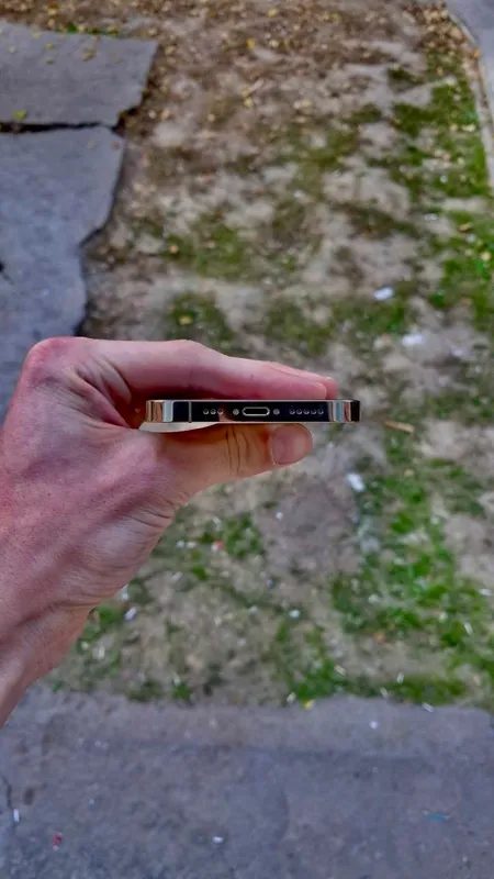 Обменяю IPhone 12 Pro 256 4