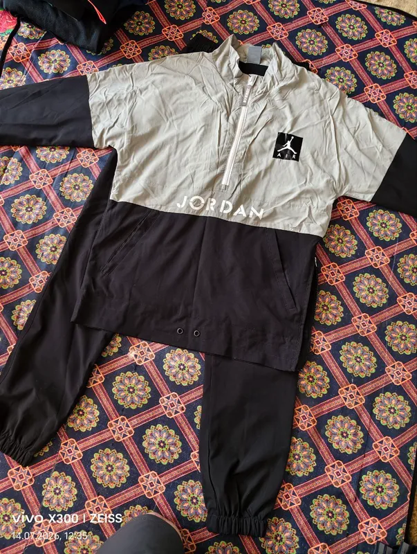 Erkaklar sport kiyimi, ikki qismli. Nike Jordan.