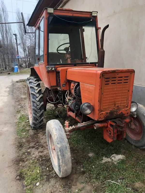 Trakror sotiladi 1 Trakror sotiladi 1