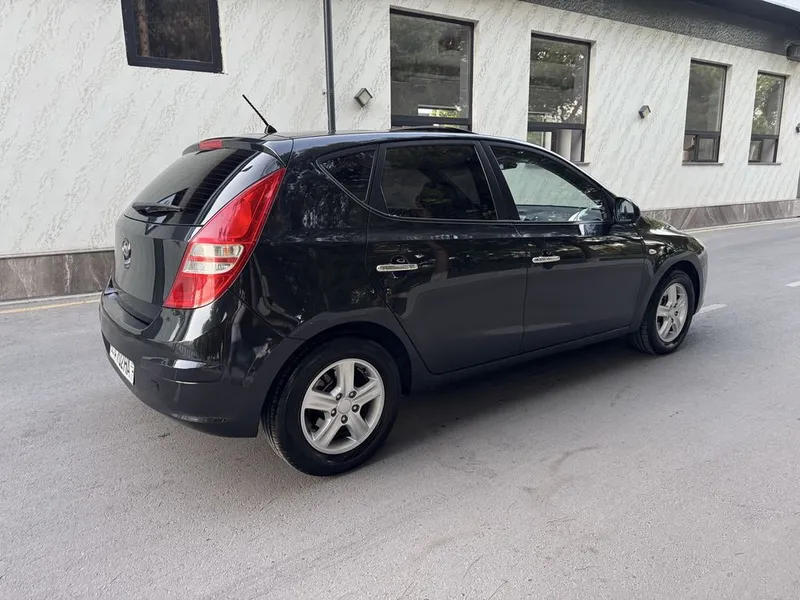 Hyundai i30 qora — фото 2