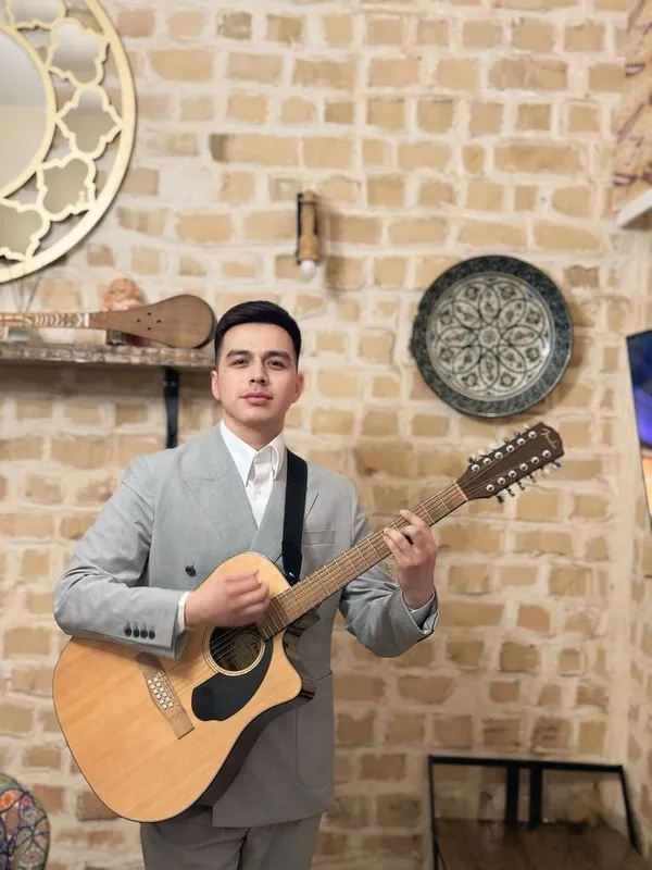 Gitarist Xizmati (100%jonli ijro) Gitarist Xizmati (100%jonli ijro)