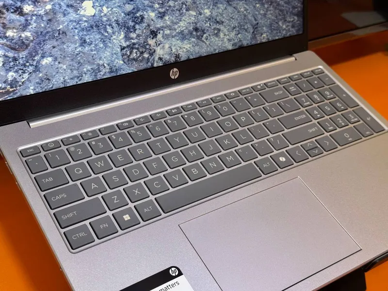 Ноутбук HP Laptop 15-fd0250wm 3