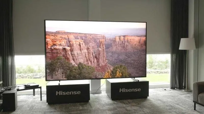 Телевизор HISENSE 116UXQ самый большой телевизор на Узбекистане