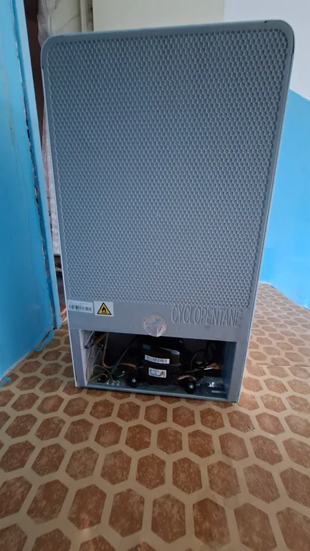 продаётся холодильник MIDEA 2