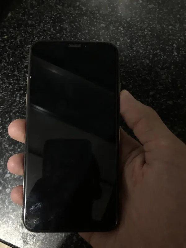 Iphone Xs tiniq holatdagisi sotiladi — фото 1