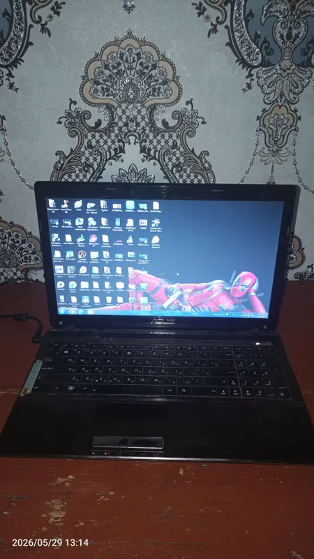 Asus noutbuki sotiladi.