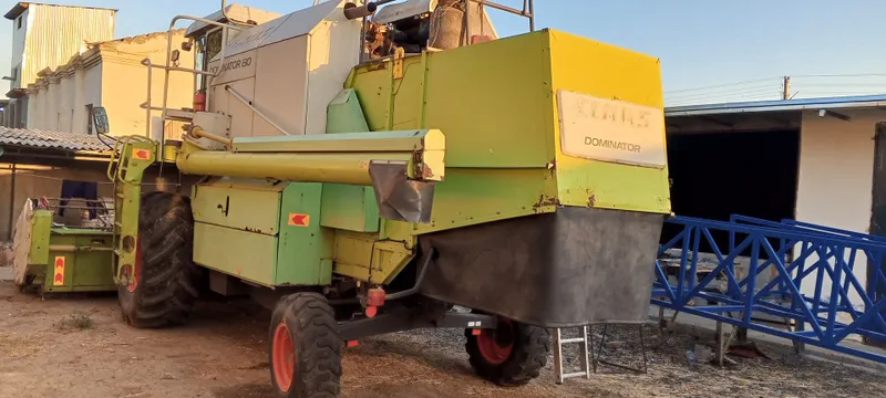 Claas Dominator 130 kombayn 2015 yil a'lo holatda 6 Claas Dominator 130 kombayn 2015 yil a'lo holatda 6
