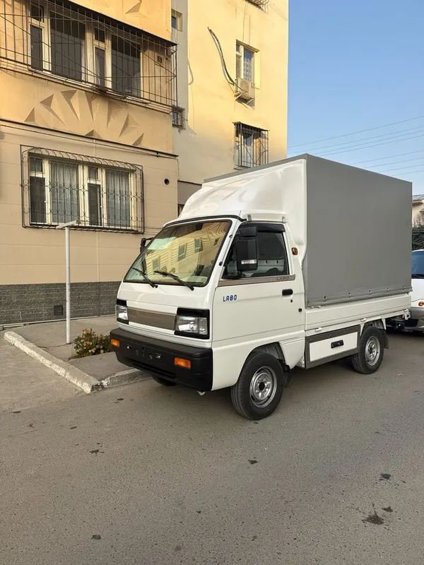 Tent va izotermik budka hizmatlari