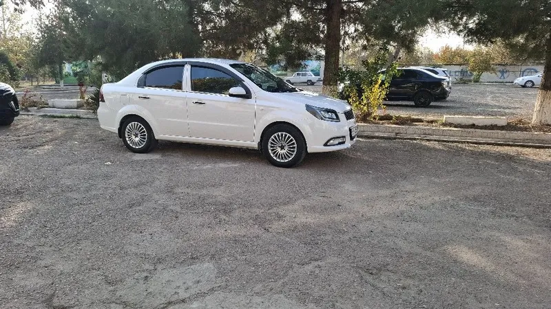 Naxia 3 sotiladi. Holati zoʻr