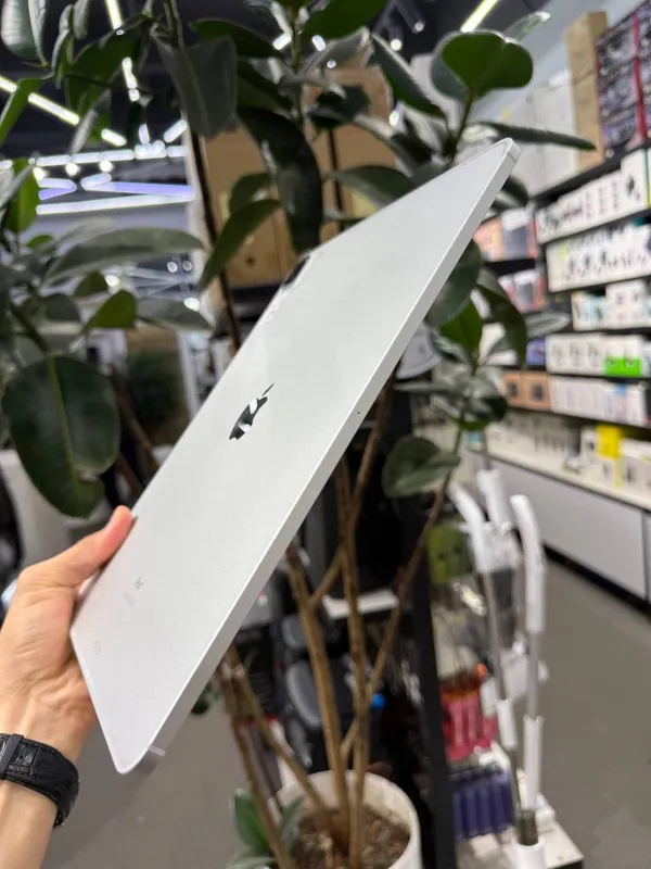 iPad Pro 12.9-inch M1 Sim karta 4