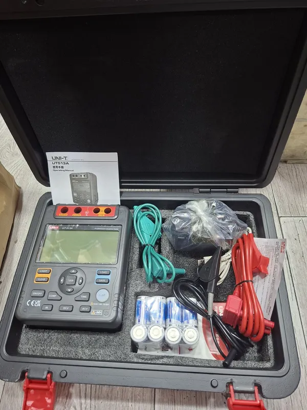 Мегаомметр UNI-T UT513A UNI-T UT513A – мегаомметр, который предназначе 2 Мегаомметр UNI-T UT513A UNI-T UT513A – мегаомметр, который предназначе 2