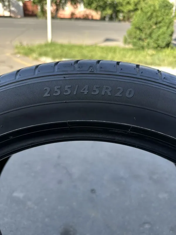 Dunlop SP Sport Maxx 255/45 R20 — 1 шина, отличное состояние — фото 1