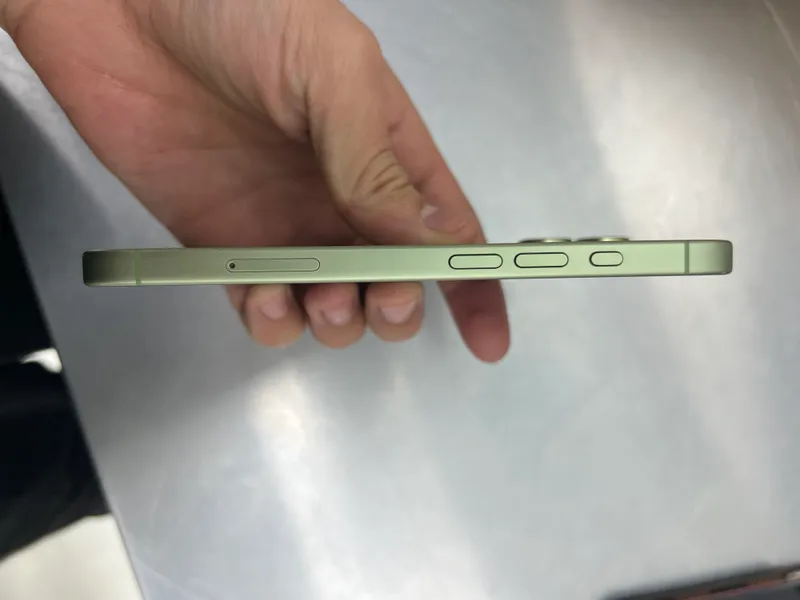 iPhone 17 256 ГБ, SIM/eSIM, есть коробка 2