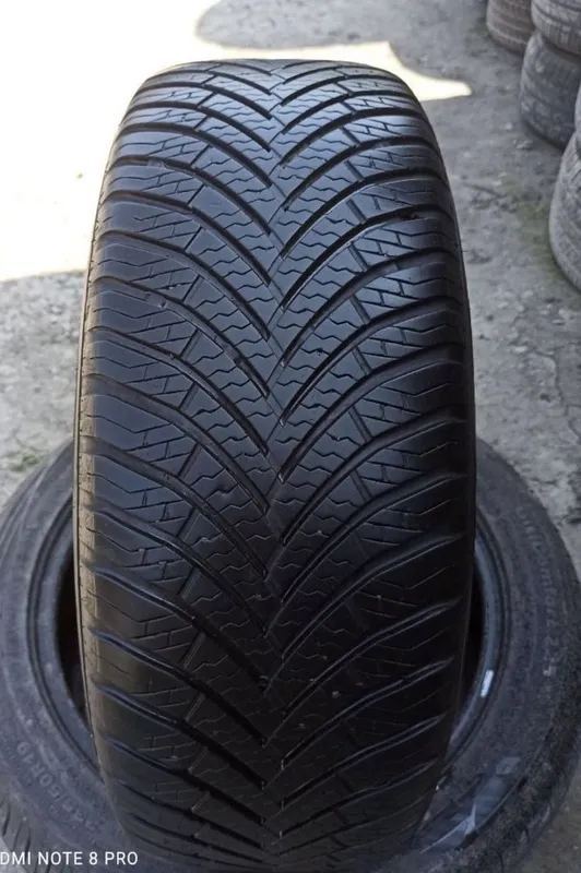 R16 Largo 215/60/16