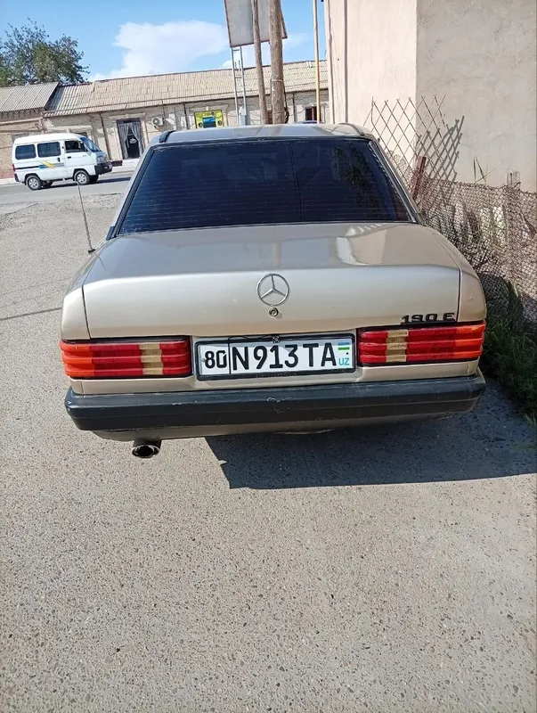 Mercedes- Benz 190 rusumli avtotransport vositasi sotiladi — фото 2