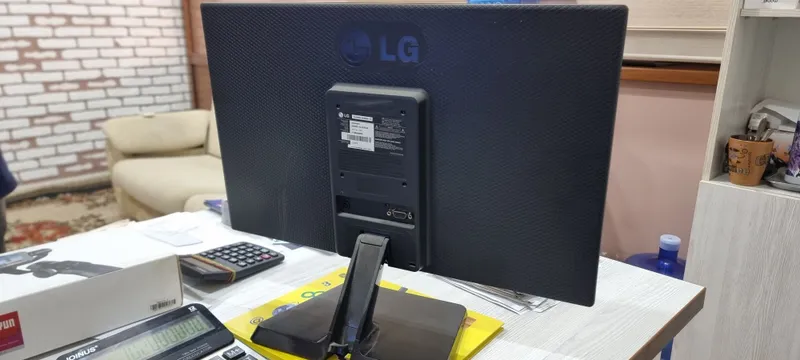 LG monitor holati tiniq 2