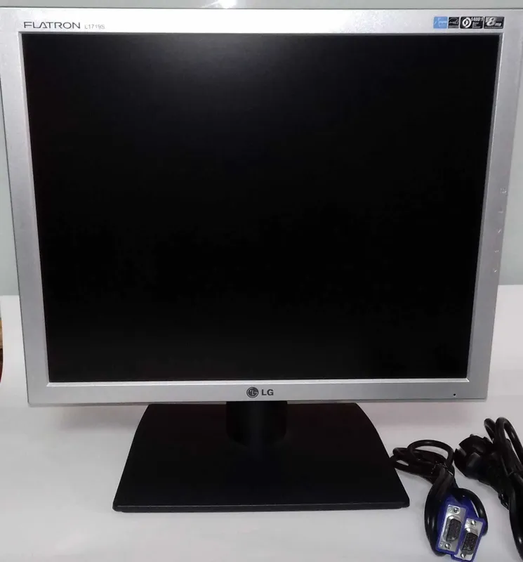 Монитор 17 LG Electronics L1719S