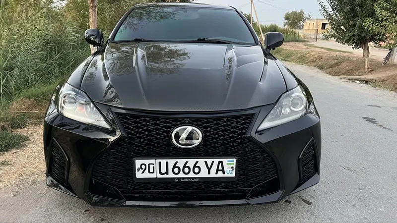Автомобиль LEXUS F SPORT, стилизованный под ракету 1 Автомобиль LEXUS F SPORT, стилизованный под ракету 1