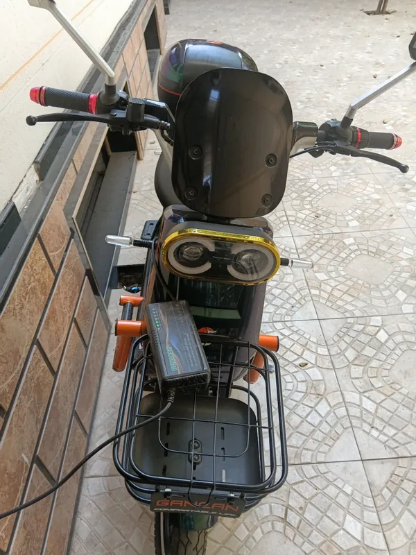 sukuter elektroni Holati yaxshi 2 sukuter elektroni Holati yaxshi 2