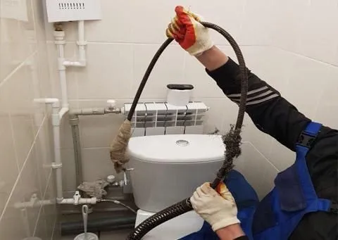 Kanalizatsiya tozalash xizmati aparat bilan 6 Kanalizatsiya tozalash xizmati aparat bilan 6
