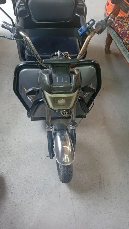 Skuter sotiladi srochni 1 Skuter sotiladi srochni 1