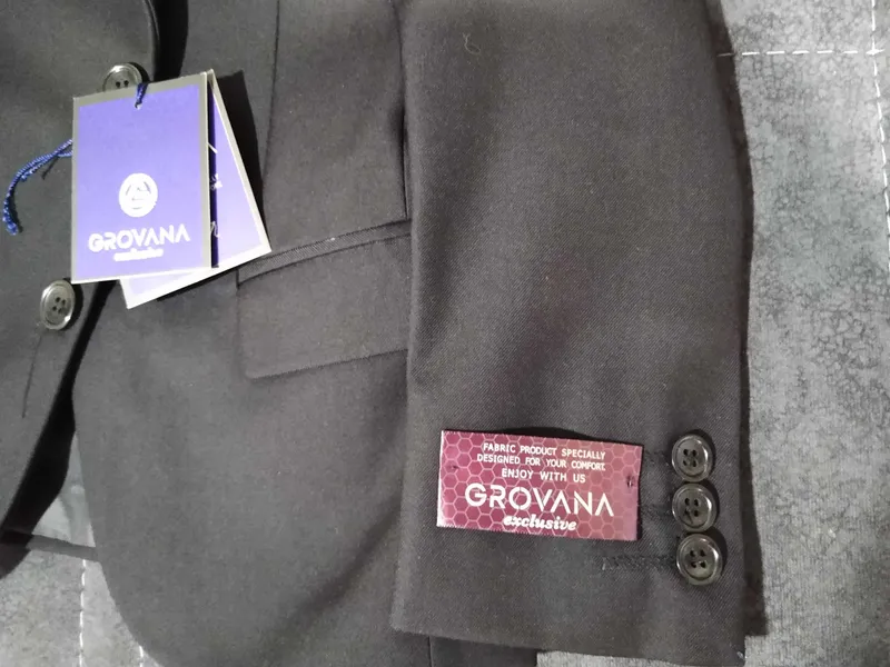 Продам костюм для мальчика, фирменный GROVANA + рубашки