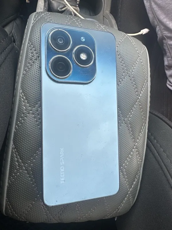 Tecno spark camon 20 — фото 1