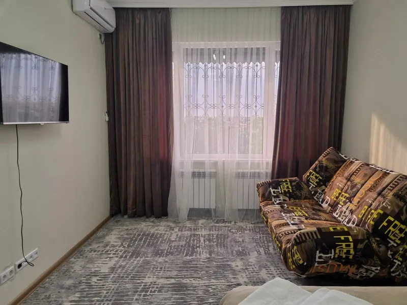 Срочно сдается дом 2 комнаты,2 сотки. Чоштепа 6