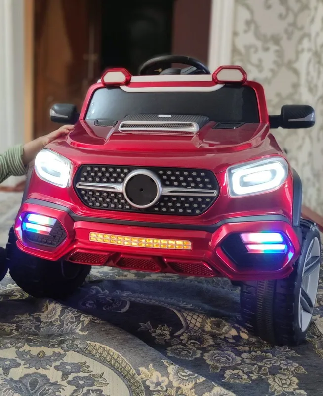Детский автомобиль Mercedec-Benz