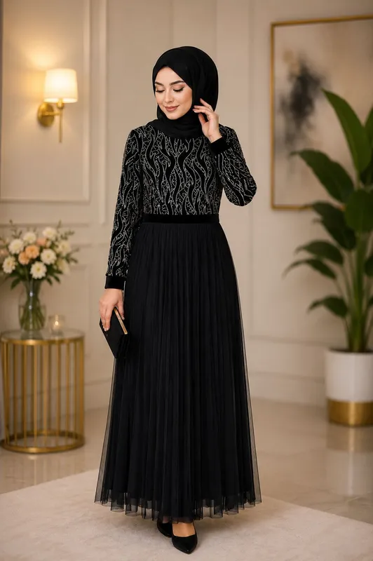 Elegant qora ko‘ylak sotiladi