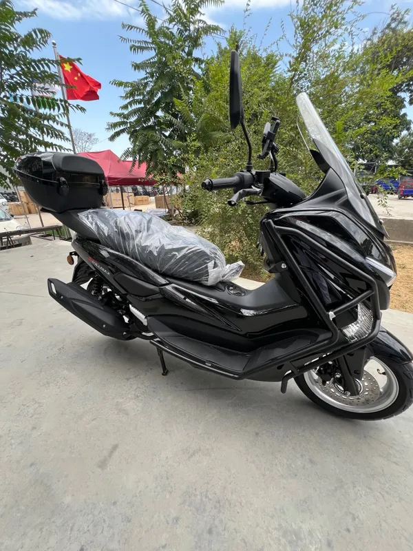 Skuter M Max sotiladi 5